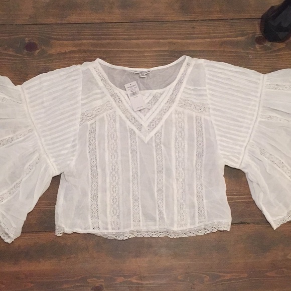 NWT cropped lace top with bell sleeves - Picture 2 of 7